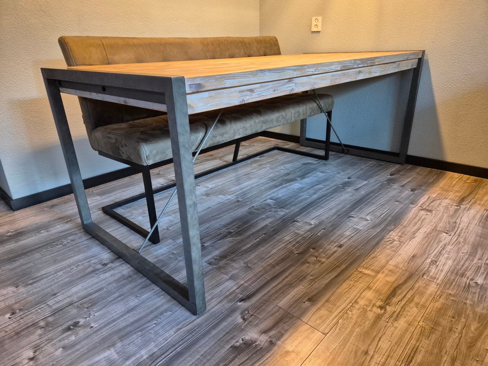 Zo goed als nieuwe eettafel 200x90x78 cm, 200 cm of meer, 50 tot 100 cm, Zo goed als nieuw, Vijf personen of meer