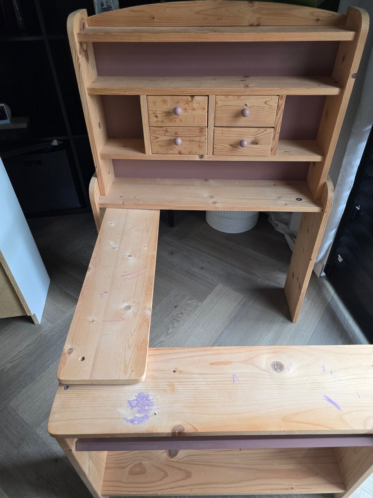 Houten winkeltje /kraampje met oud roze, Kinderen en Baby's, Speelgoed | Houten speelgoed, Ophalen, Meubelstuk of Keukentje