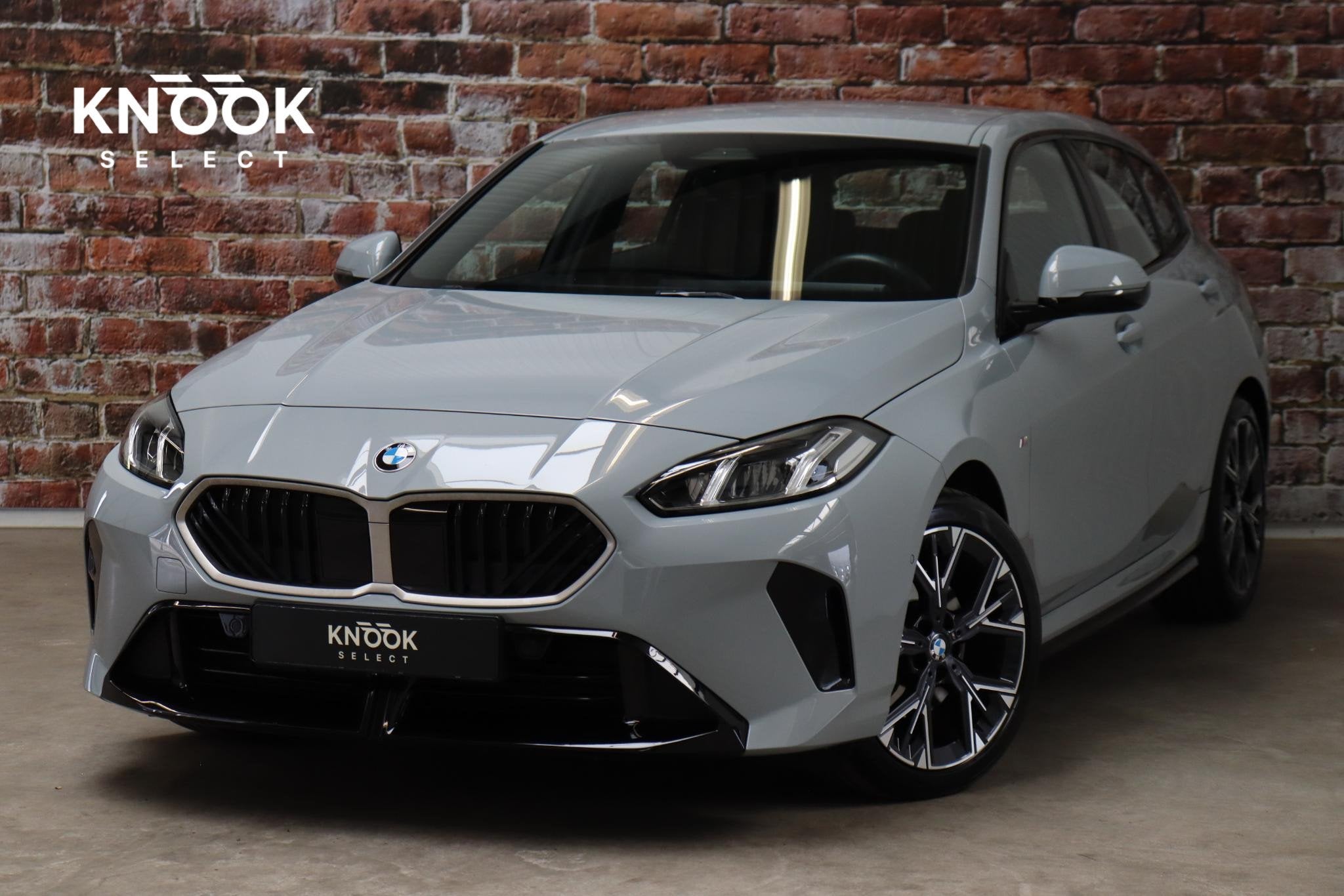 BMW 1-serie 120i High Executive M Sport Pakket Automaat / Ad, Auto's, Gebruikt, Lichtsensor, Origineel Nederlands, Bedrijf