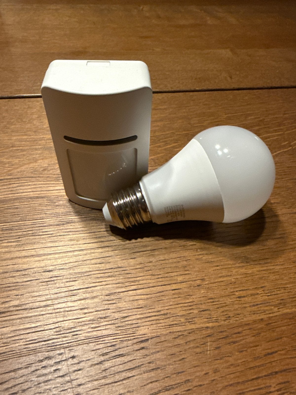 Kruidvat Smart Home Bewegingssensor en Lamp E27, Ophalen, Overige merken, Kunststof, E27 (groot)