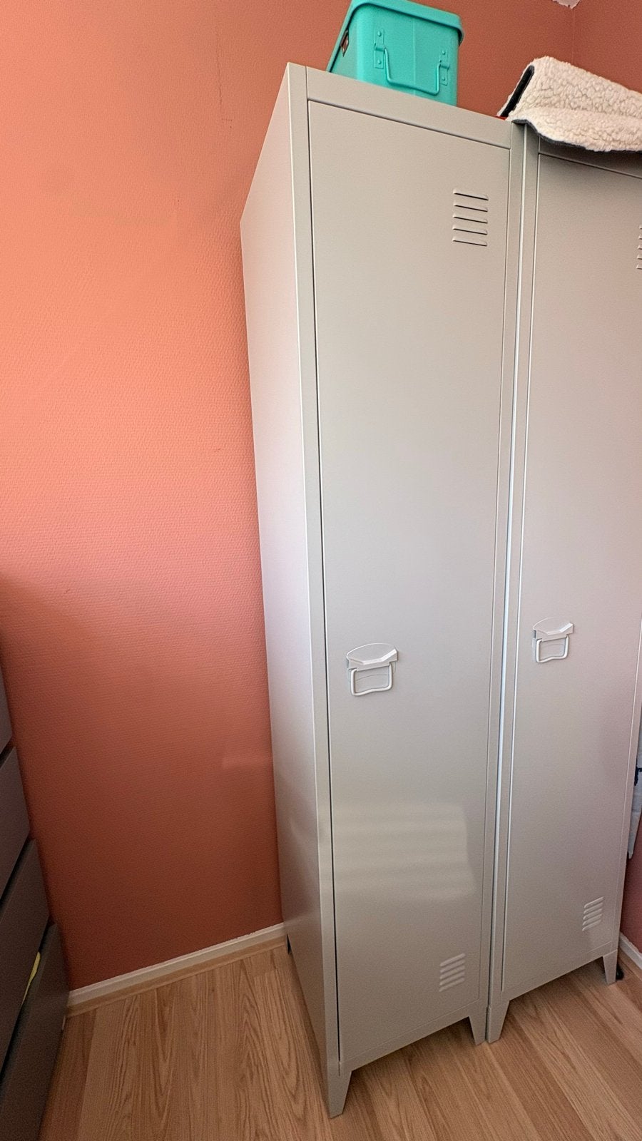 Metalen locker kast - grijs, Ophalen, Zo goed als nieuw