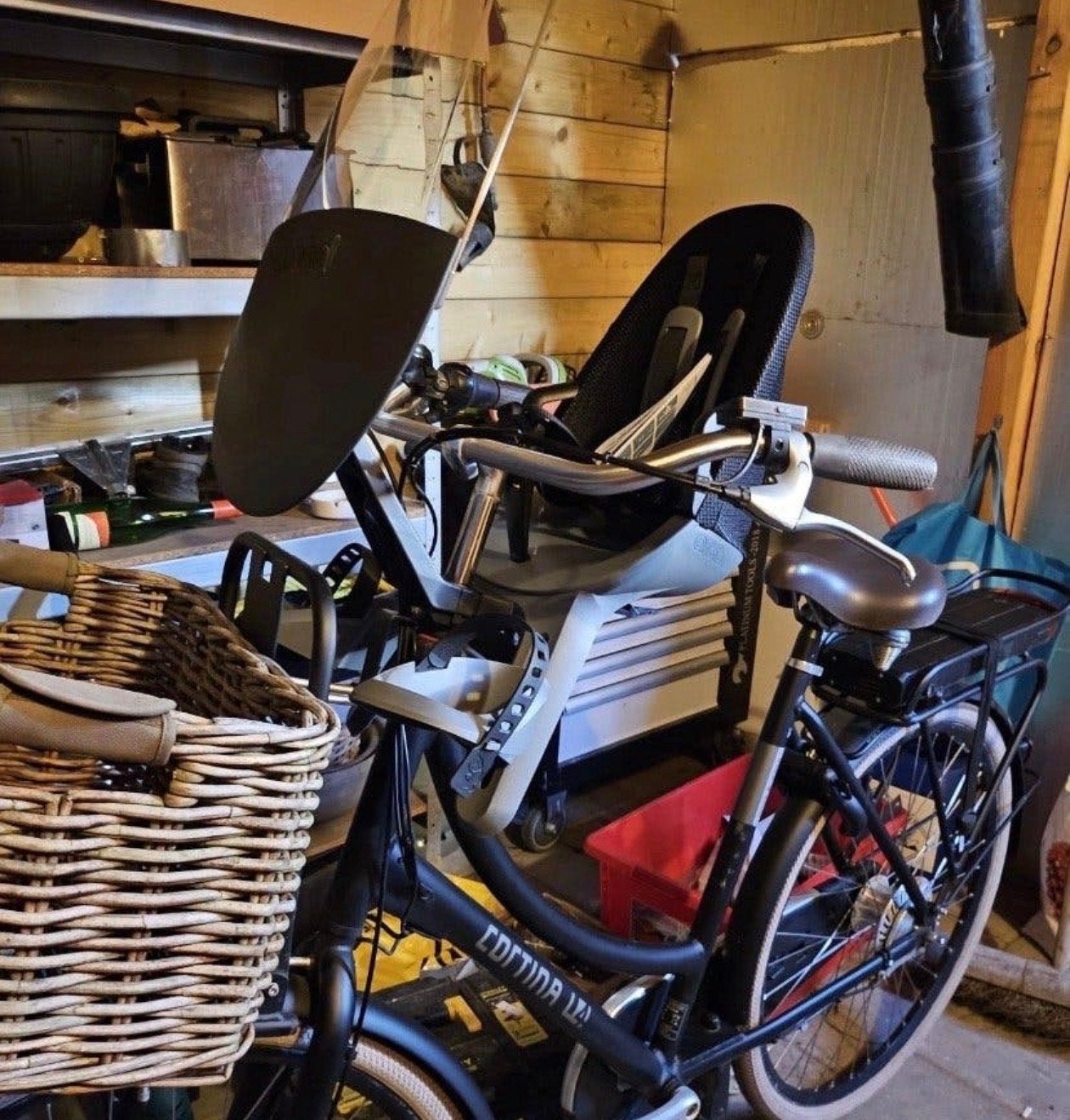 Qibbel fietsstoel met windscherm - Zo goed als nieuw, Fietsen en Brommers, Ophalen, Zo goed als nieuw, Voorzitje, Voetsteuntjes