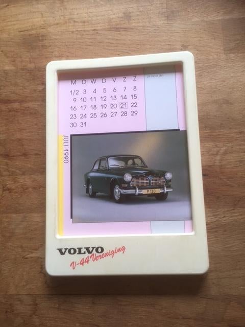 Volvo    Vintage Kalender 1990  met vele Volvo modellen, Ophalen of Verzenden, Zo goed als nieuw, Volvo