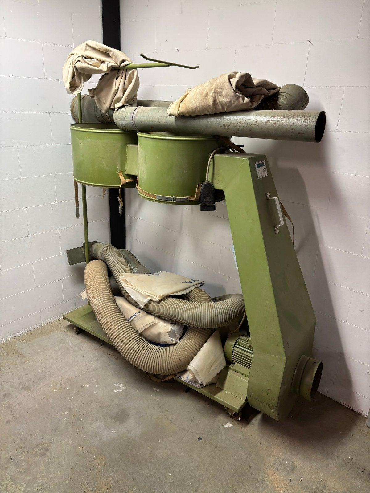 Afzuigmachine voor zaagsel en houtbewerking, Ophalen
