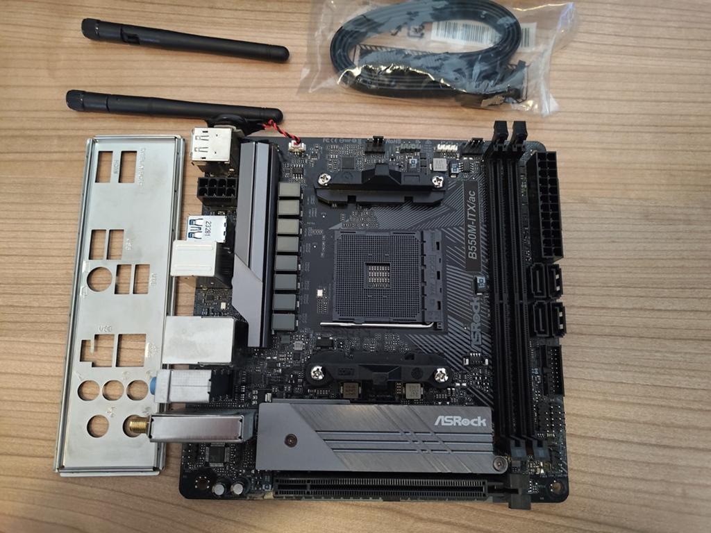asrock b550i, Ophalen of Verzenden, DDR4