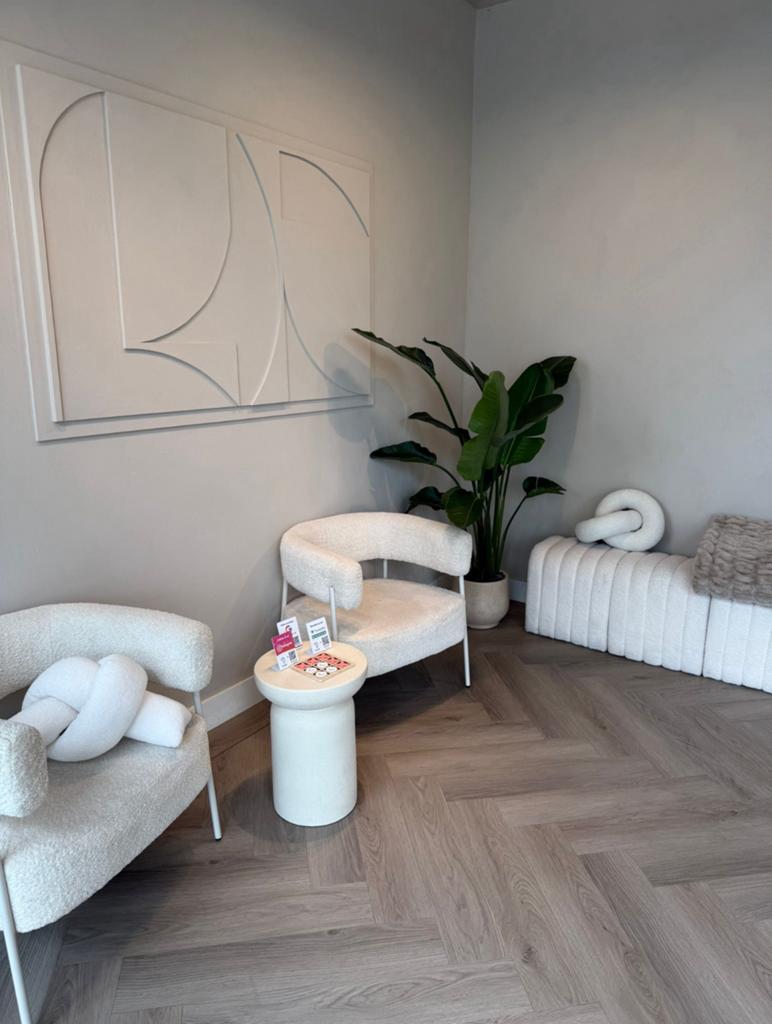 Te Huur Beauty | Nijmegen | Praktijk | Behandelruimte, Ophalen