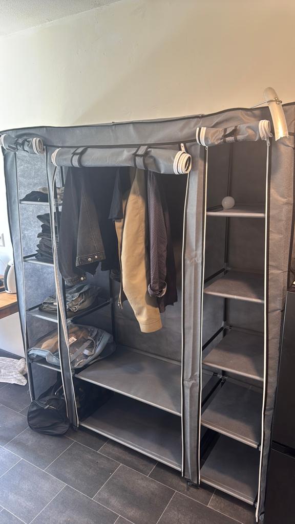 Verrijdbare Kledingkast met Planken en Hangruimte, Huis en Inrichting, Kasten | Kledingkasten, Met plank(en), Kunststof, Gebruikt