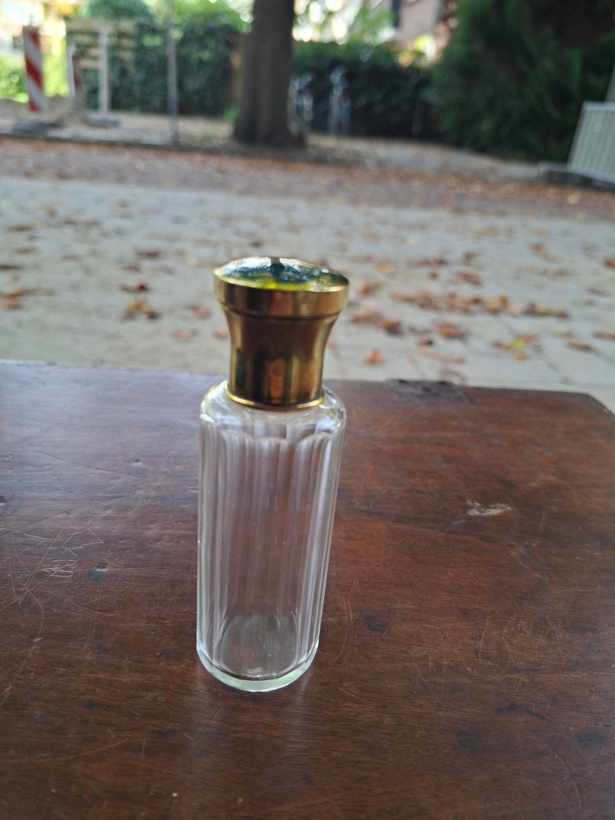 Antieke Glazen Fles met Koperen Dop, Ophalen of Verzenden
