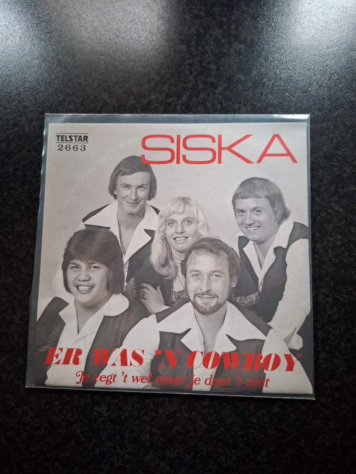 Siska er was een cowboy
Herpers vaste prijs verzenden 5.70 e, Ophalen of Verzenden, Zo goed als nieuw, Overige formaten, Levenslied of Smartlap