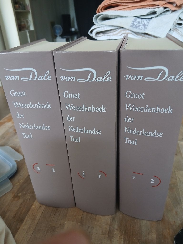 Dikke van Dale deel 1 tm 3 12 de druk, Ophalen of Verzenden, Gelezen, Van Dale, Nederlands