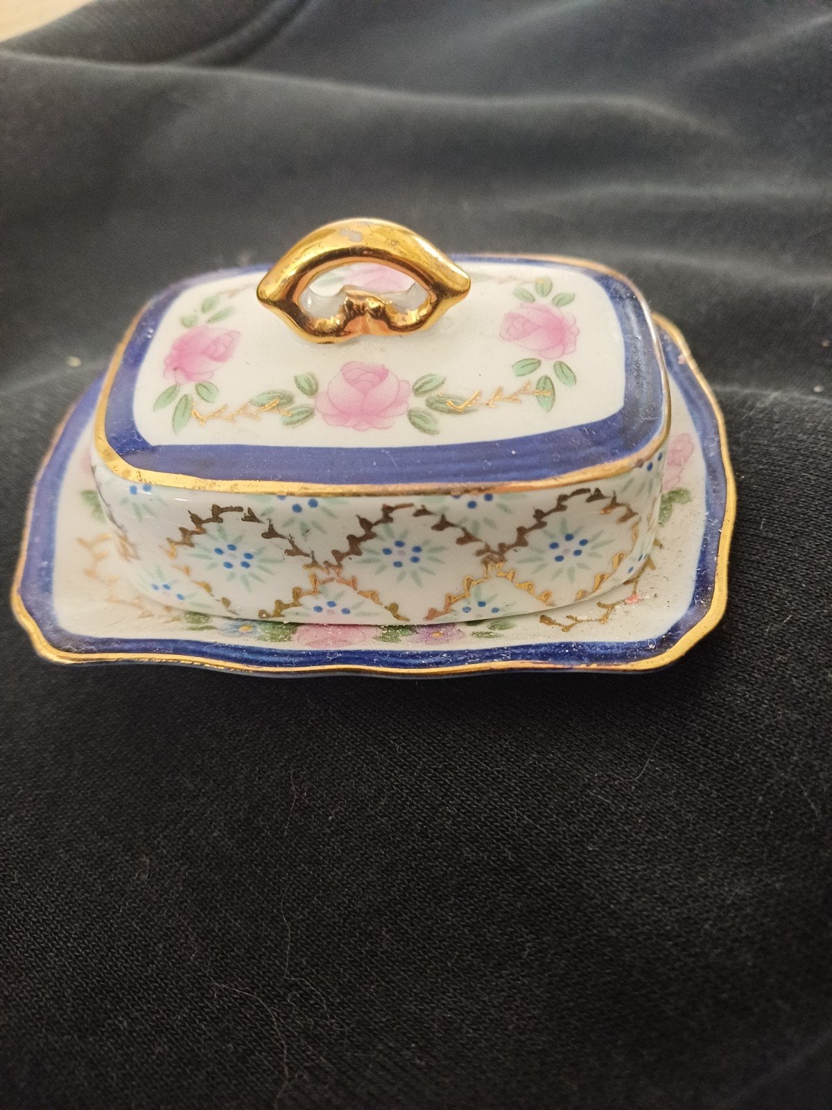 Miniatuur Limoges botervlootje met bloemmotief, Ophalen of Verzenden