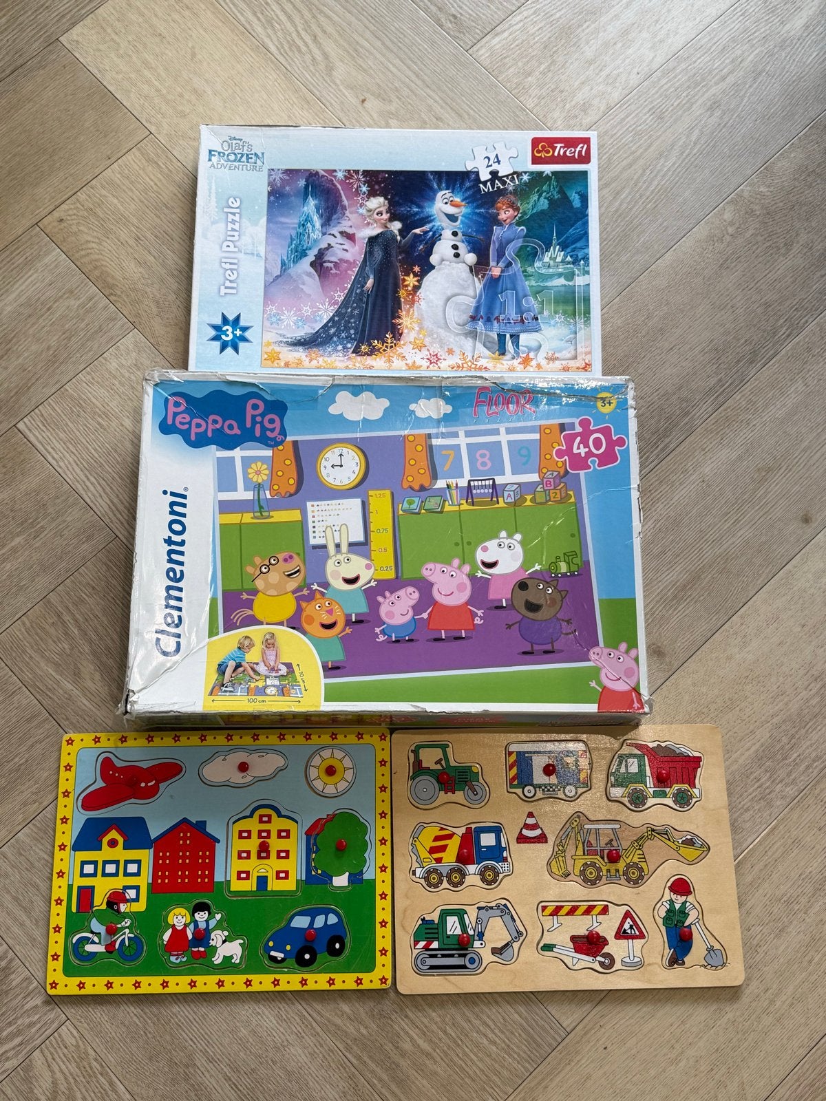 Puzzels: Frozen, Peppa Pig en houten insteekpuzzels, Ophalen, 2 tot 4 jaar, Gebruikt, 10 tot 50 stukjes