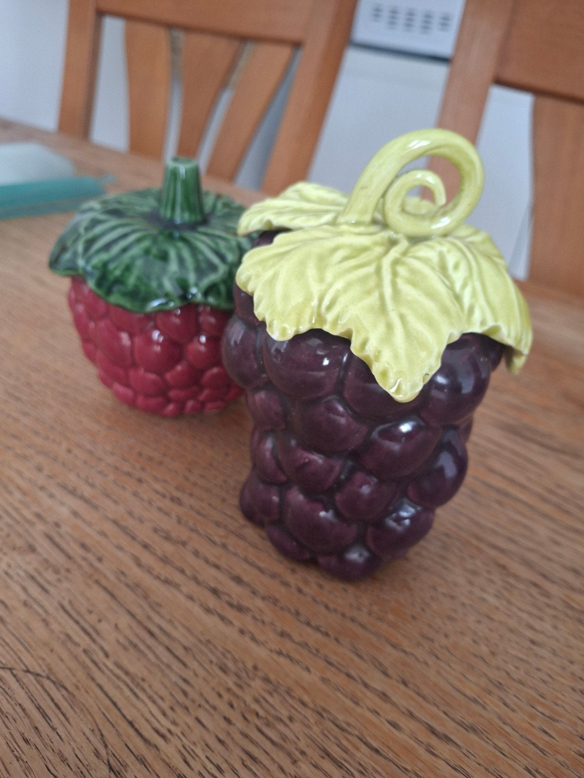 Aardbei en druif keramische potjes, Antiek en Kunst, Ophalen