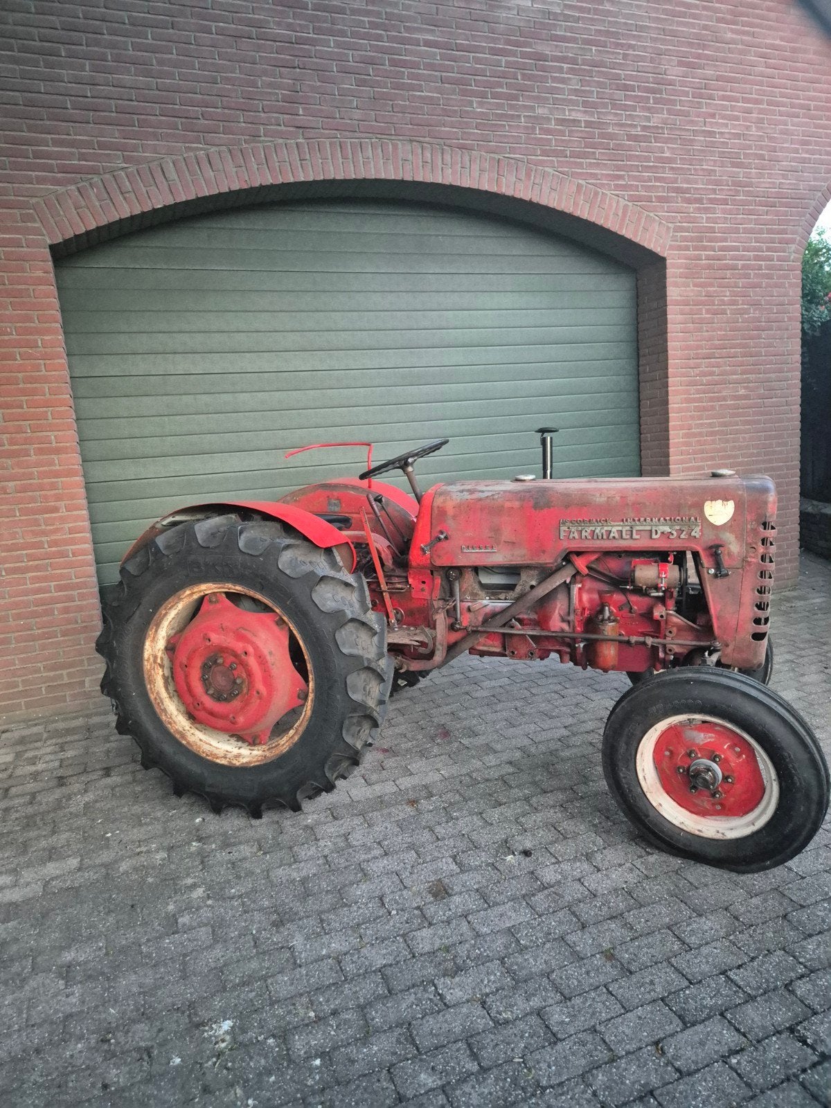 Mc Cormick D-324, Ophalen, Oldtimer, McCormick, Tot 80 Pk