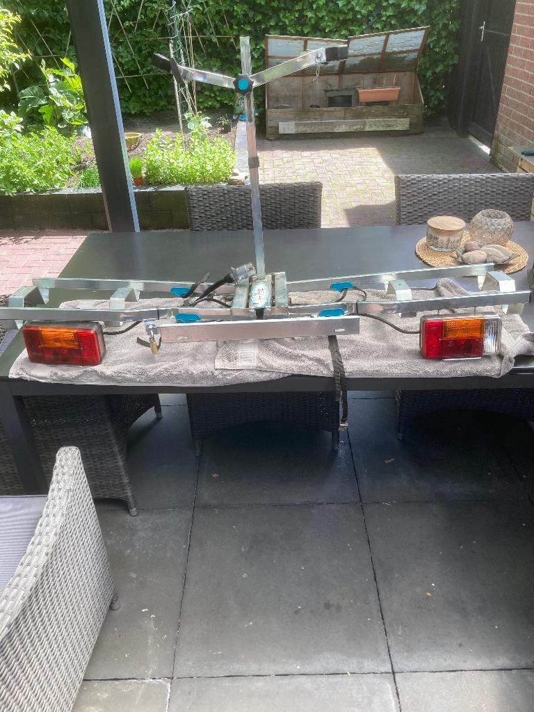 Fietsendrager, Ophalen, Gebruikt, 2 fietsen, Trekhaakdrager