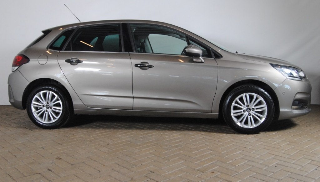 Citroën C4 1.2 PureT.Feel Coll. | Trekhaak | Stoelverwarmin, Auto's, Euro 6, 1199 cc, Leder, Bedrijf