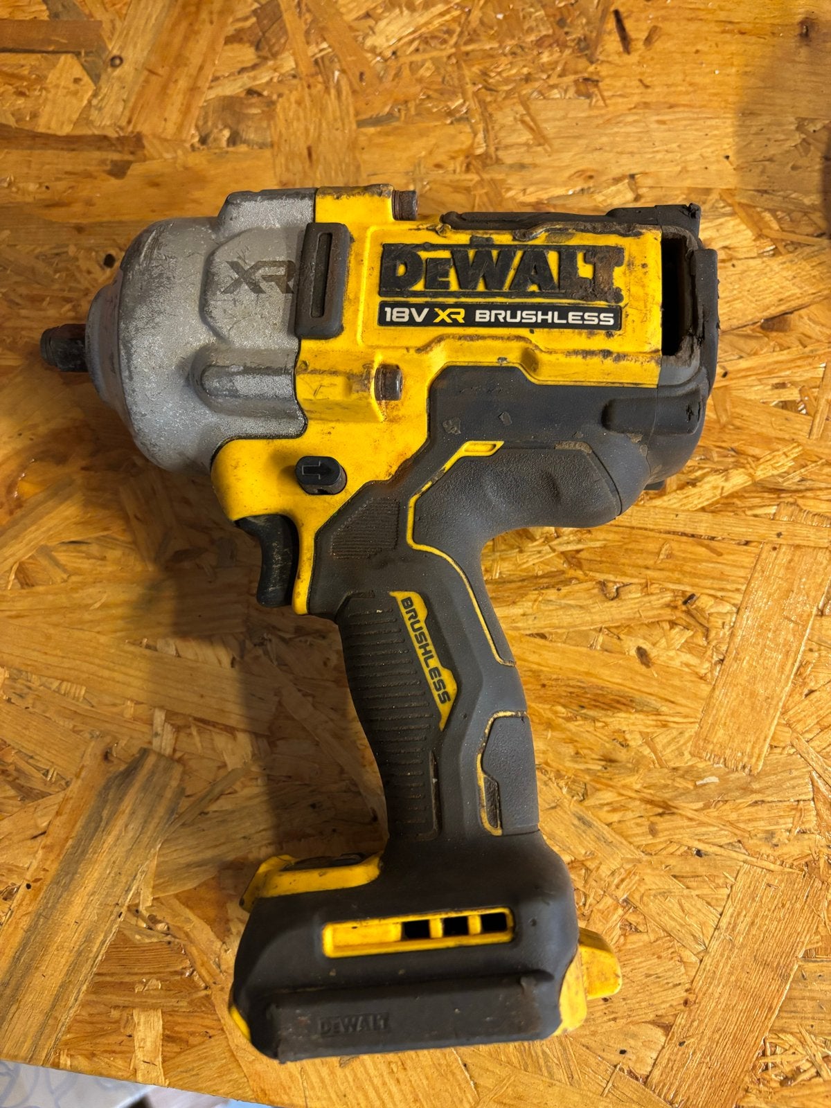 Defecte DeWalt DCF961 Slagmoersleutel - Voor onderdelen/repa, Variabele snelheid, Overige typen, Ophalen of Verzenden, Gebruikt