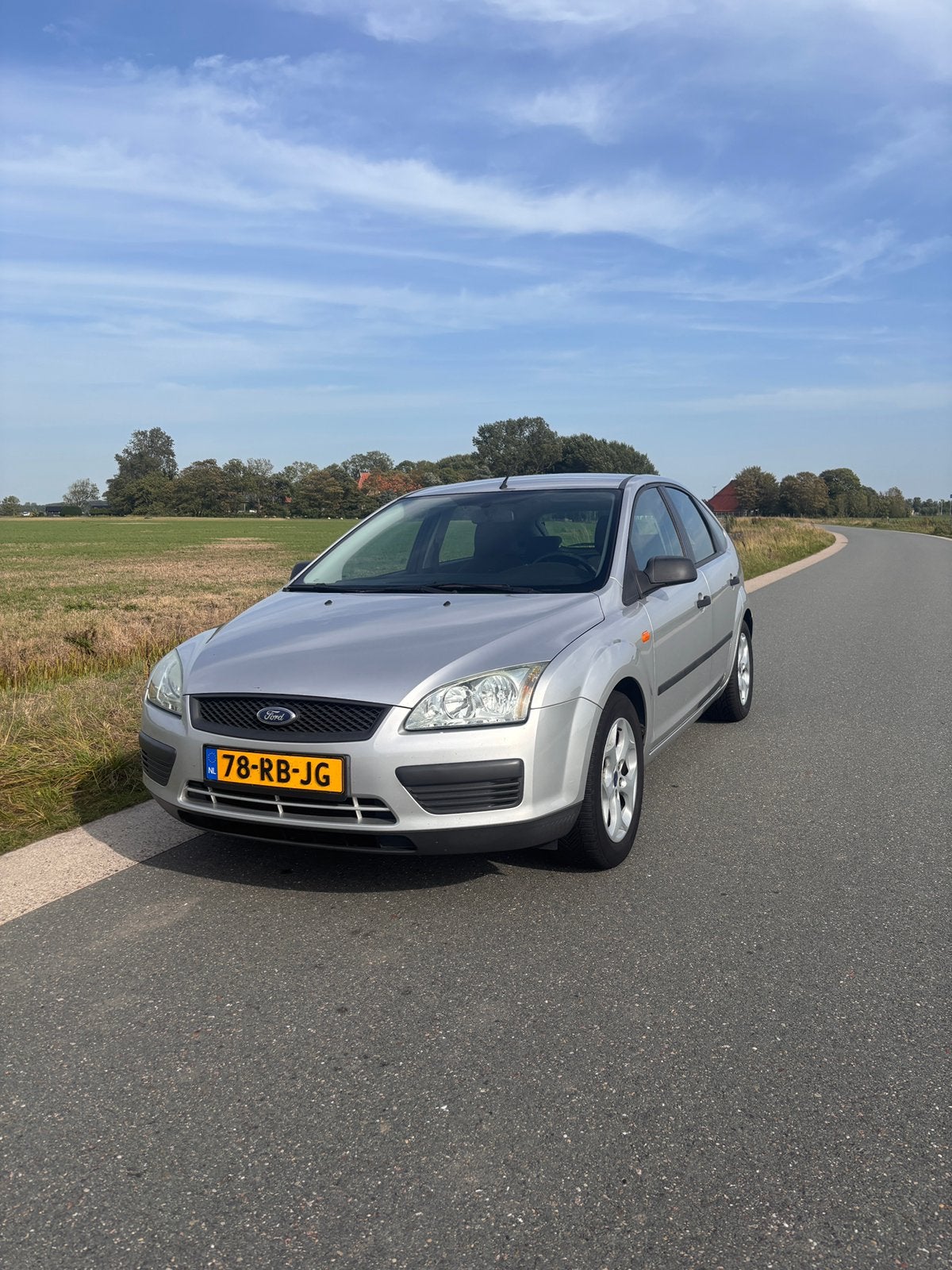 Ford Focus 1.4 59KW 5D 2005 Grijs, Auto's, 15 km/l, 1147 kg, 4 cilinders, 620 kg