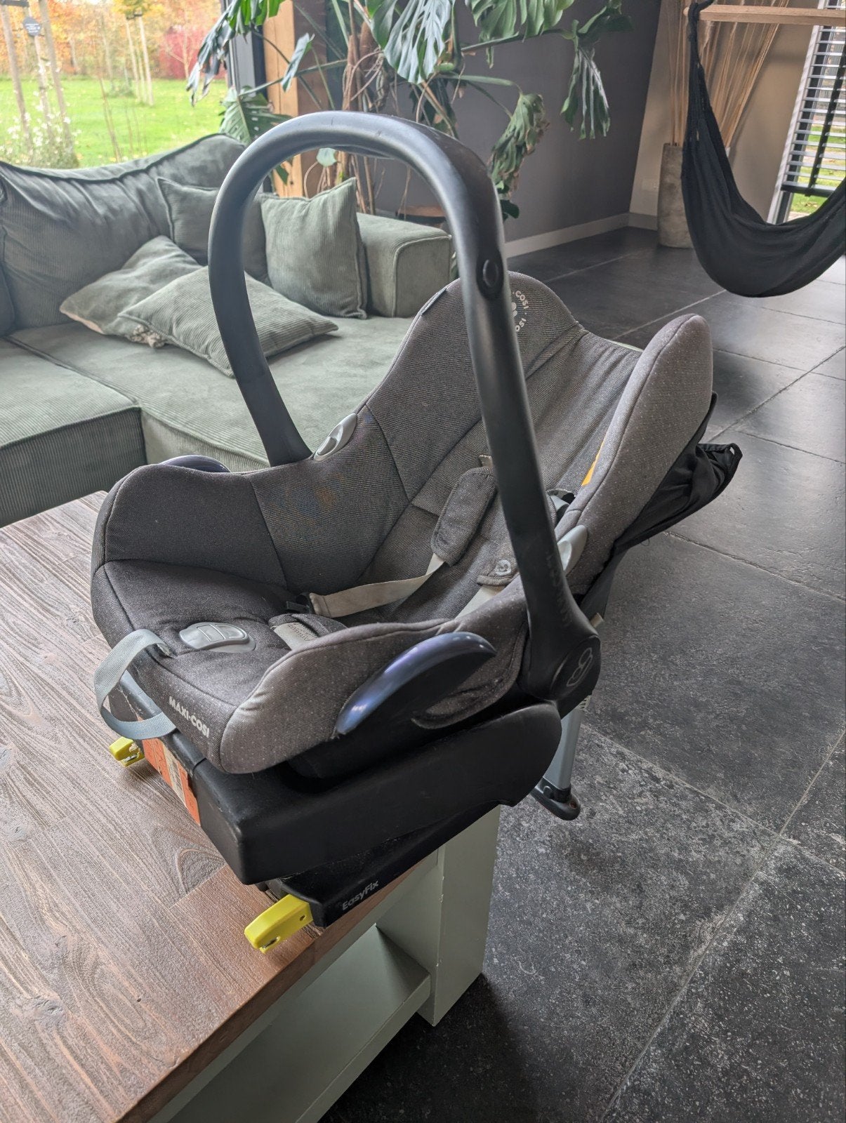 Maxi-Cosi CabrioFix autostoel met EasyFix base, Autogordel of Isofix, Gebruikt, Ophalen of Verzenden, 0 t/m 13 kg