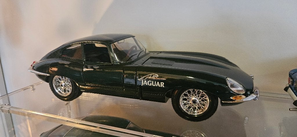 Burago Jaguar E type 1961 1/18, Ophalen of Verzenden, Gebruikt, Auto, Bburago