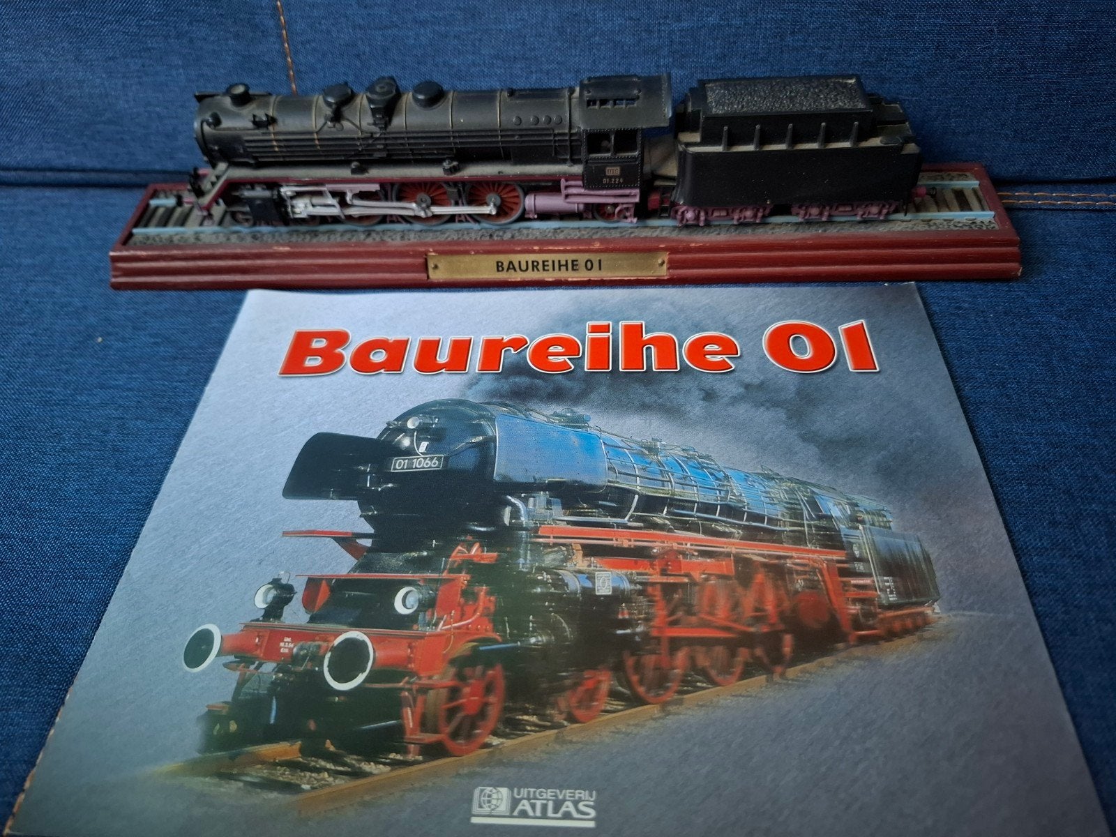 Model Locomotief Baureihe 01 met boek, Overige merken, Locomotief, Gelijkstroom of Wisselstroom, Ophalen of Verzenden