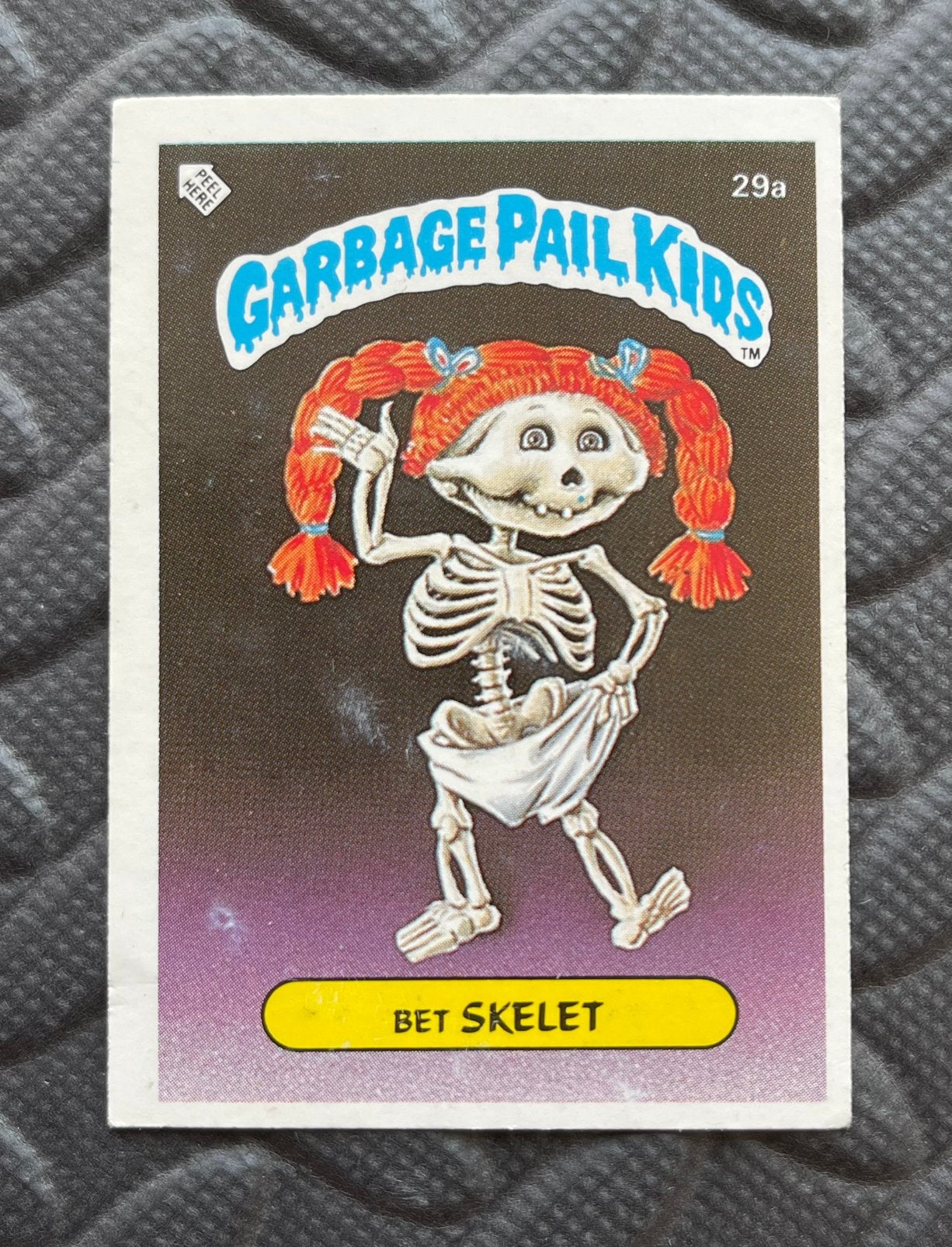 Garbage Pail Kids 1985 | Bet Skelet #29A | NL Checklist, Hobby en Vrije tijd, Stickers en Plaatjes, Ophalen of Verzenden, Gebruikt