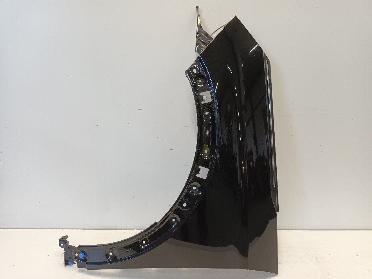 Spatbord links voor Peugeot 3008, Onderdelen@venauto.nl, Van der Ven Autorecycling B.V., Gebruikt, Ettenseweg 76, 4706 PB Roosendaal, The Netherlands