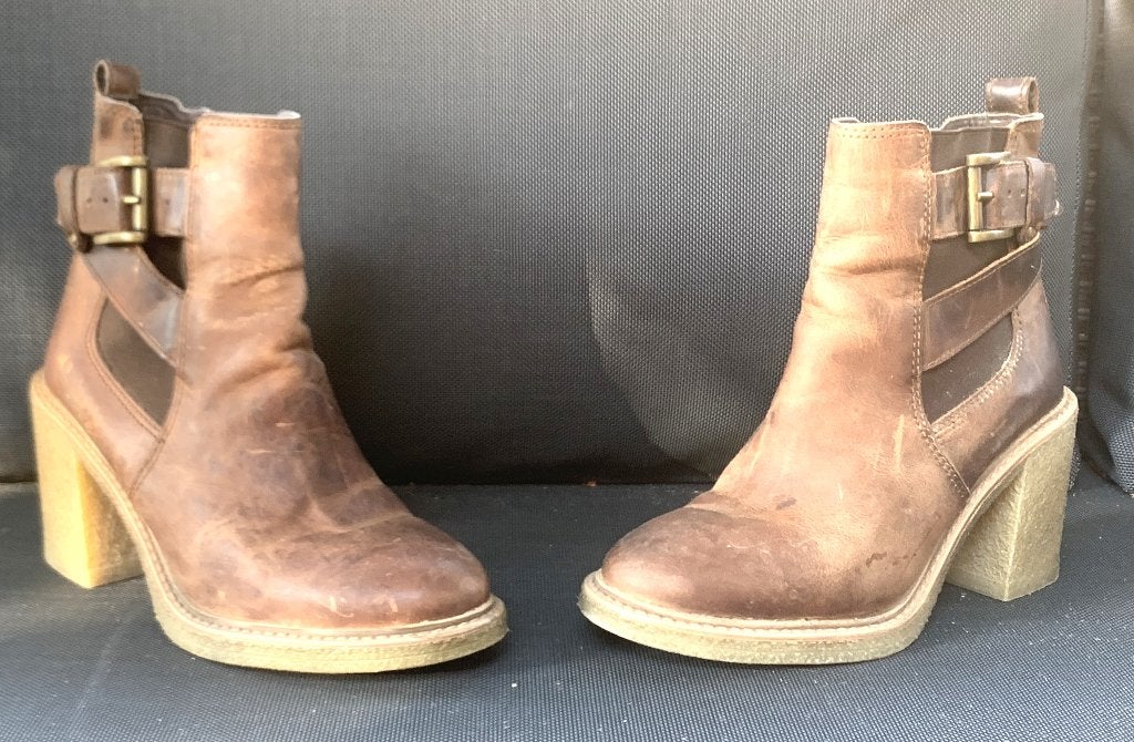 Invito  / Enkel laarsje / Maat 37  / Weinig op gelopen , Kleding | Dames, Schoenen, Bruin, Lage of Enkellaarzen, Ophalen of Verzenden