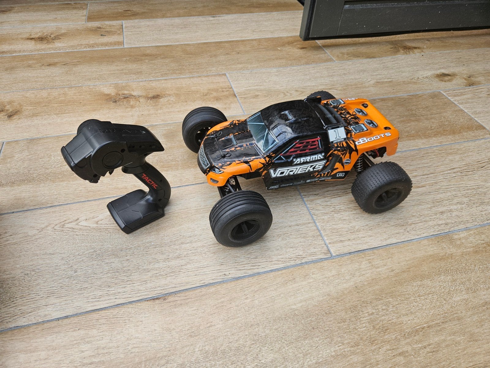 RC Auto's: Arrma Vorteks & Maverick Quantum, Elektro, Gebruikt, Auto offroad, Ophalen of Verzenden