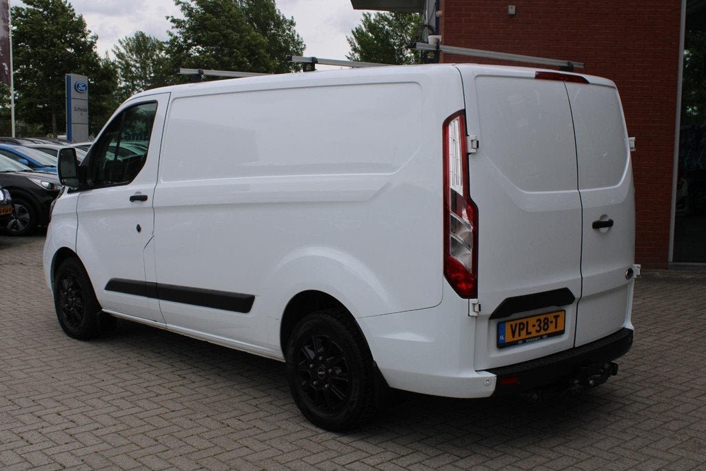 Ford Transit Custom 280 2.0 TDCI 130 PK L1H1 Trend | Trekhaa, Voorwielaandrijving, Euro 6, 4 cilinders, 2500 kg