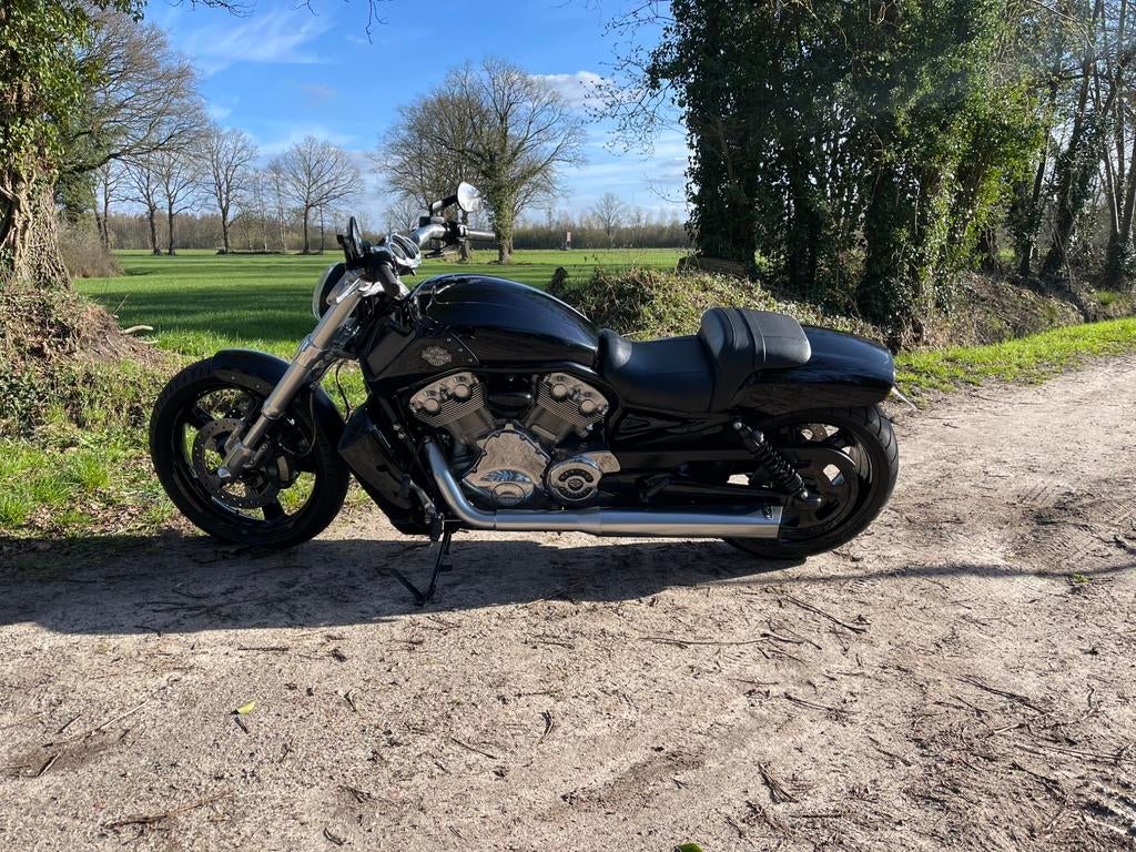 Harley Davidson V-Rod Muscle 2010 5h, 2 cilinders, Motorrijbewijs A, Particulier, Meer dan 35 kW