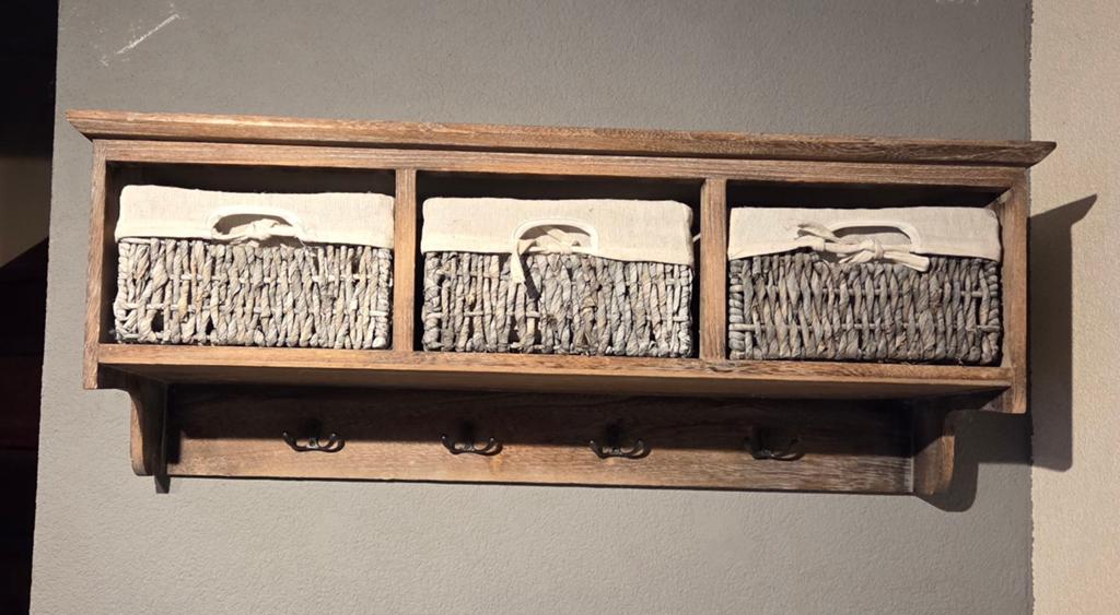 Houten wandrek/ kapstok met mandjes en kapstokhaken, Ophalen of Verzenden