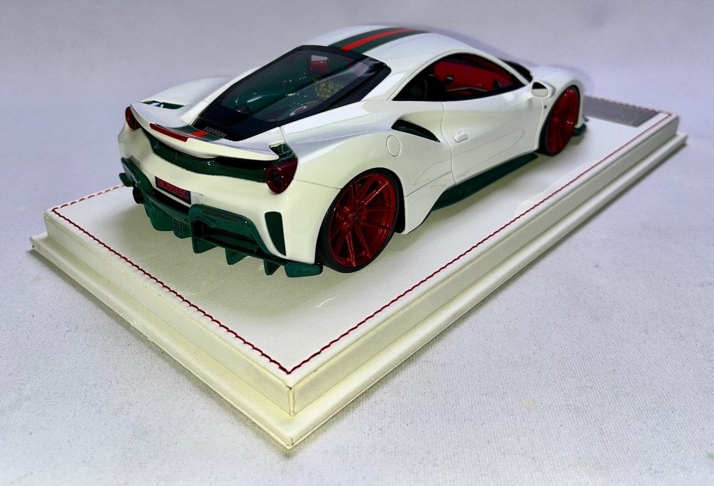 Ferrari 488 Pista Novitec 1:18 Wit van Davis & Giovanni, Ophalen of Verzenden, Zo goed als nieuw, Auto, Overige merken