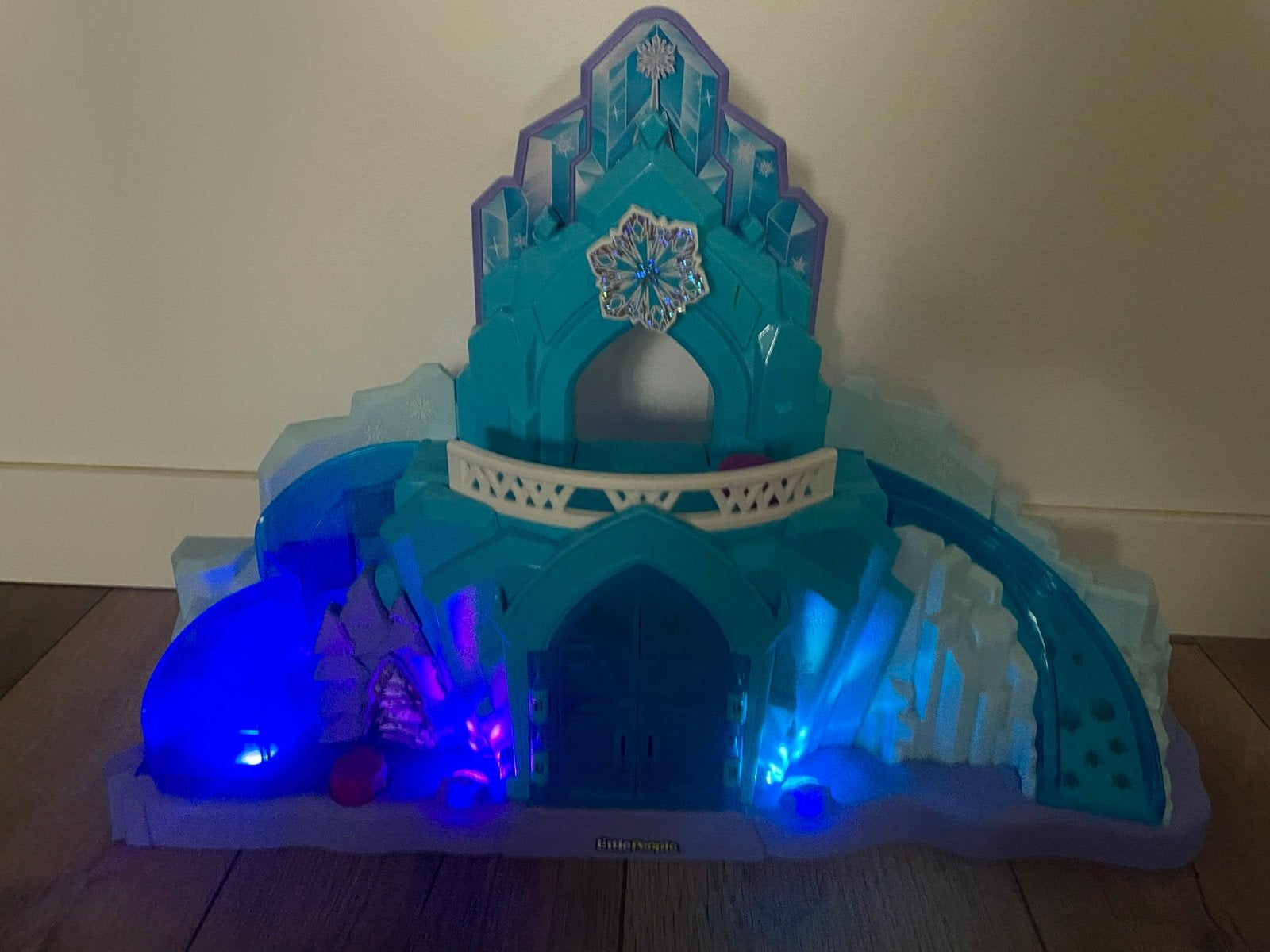 Fisher-Price Little People Frozen Kasteel & Arreslee, Kinderen en Baby's, Speelgoed | Overig, Zo goed als nieuw, Jongen of Meisje