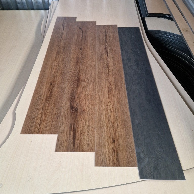 Restpartij 43 m2- Plak PVC Designvloer Classic. 2,5 mm dik, Ophalen, Bruin, Prosol GMBH, Nieuw