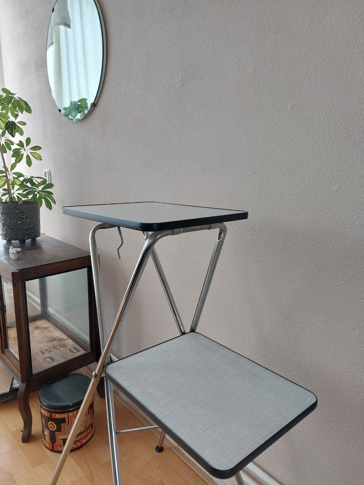 Witte formica diatafel / projectortafel /bijzettafel, Huis en Inrichting, Ophalen, 50 tot 100 cm, Zo goed als nieuw, 25 tot 50 cm