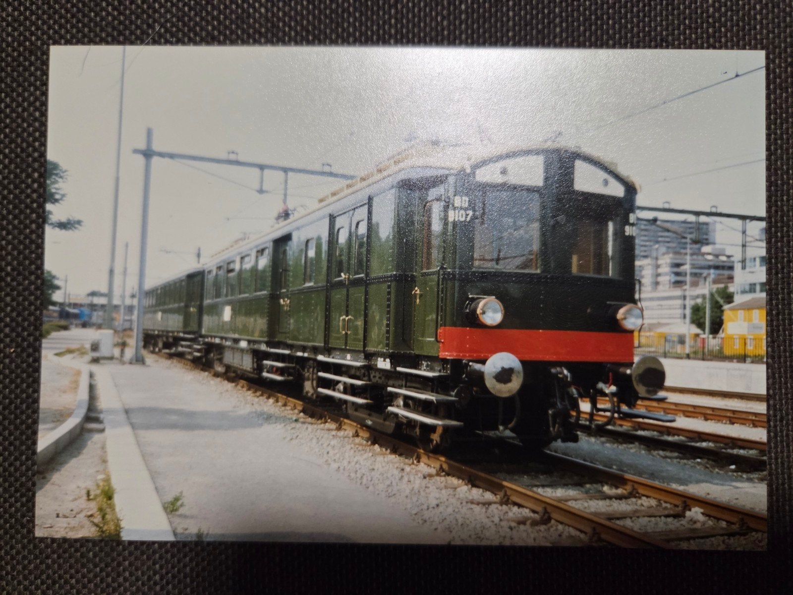Oude foto van een trein, nummer 9107, Ophalen of Verzenden, Gebruikt, Trein, Kaart of Prent