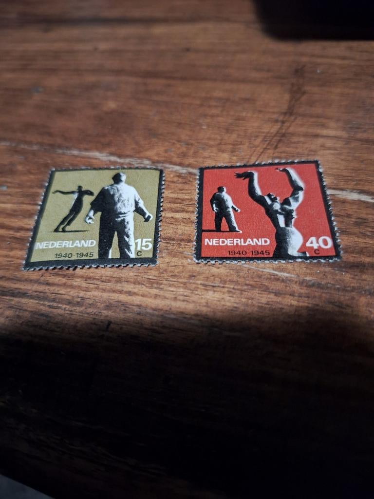 Nederland 1940-1945 postzegels (2 stuks), Ophalen of Verzenden, Na 1940, Gestempeld