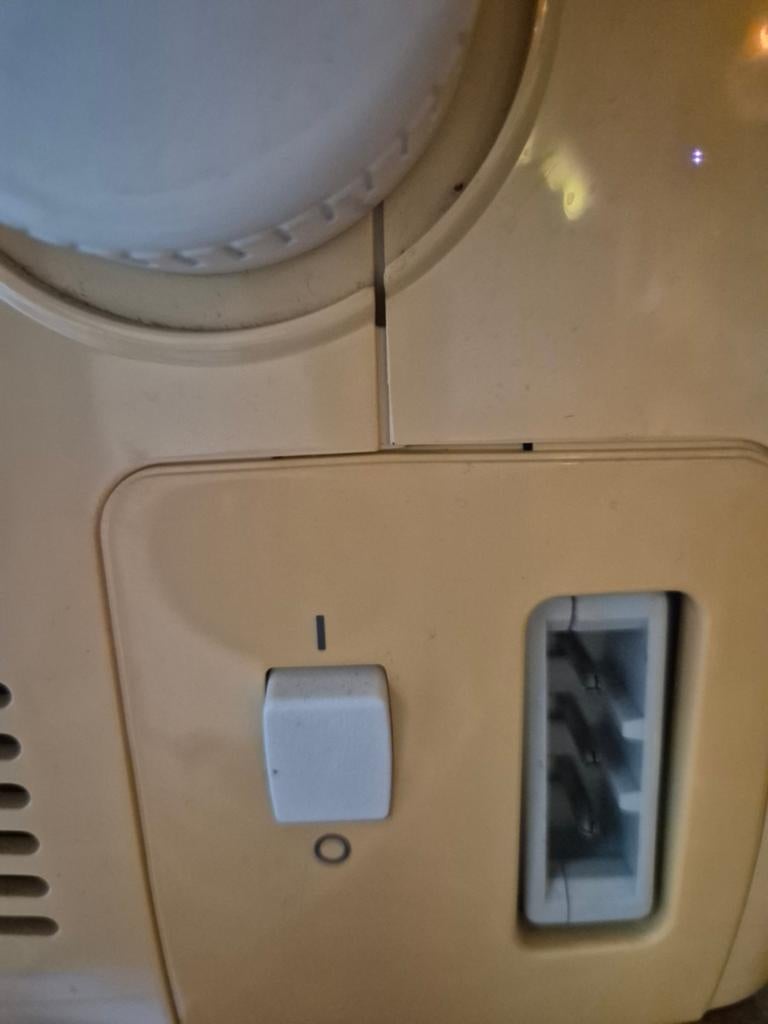 Gezocht motor voor mijn naaimachine merk brother, Hobby en Vrije tijd, Naaimachines en Toebehoren, Ophalen of Verzenden, Gebruikt