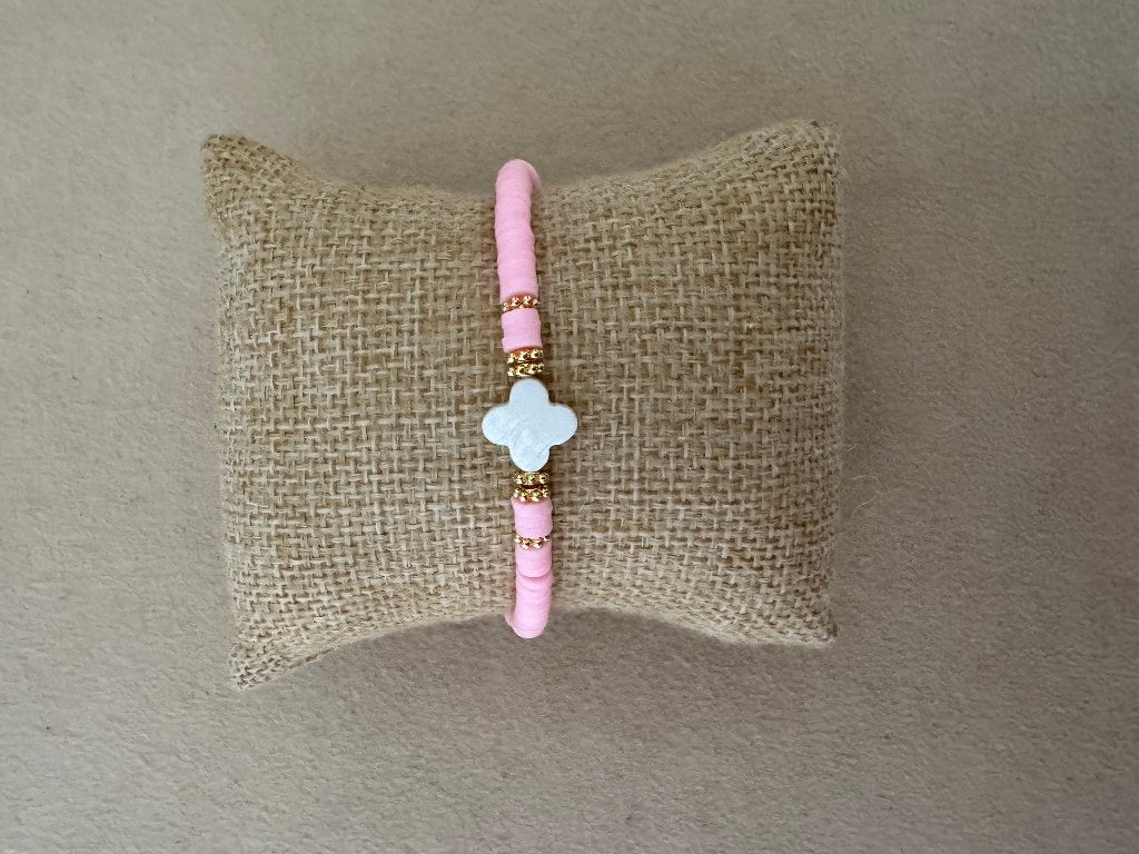 Licht roze kralen armband met klaver ibiza boho hippie stijl, Sieraden, Tassen en Uiterlijk, Armbanden, Kunststof of Plastic, Nieuw