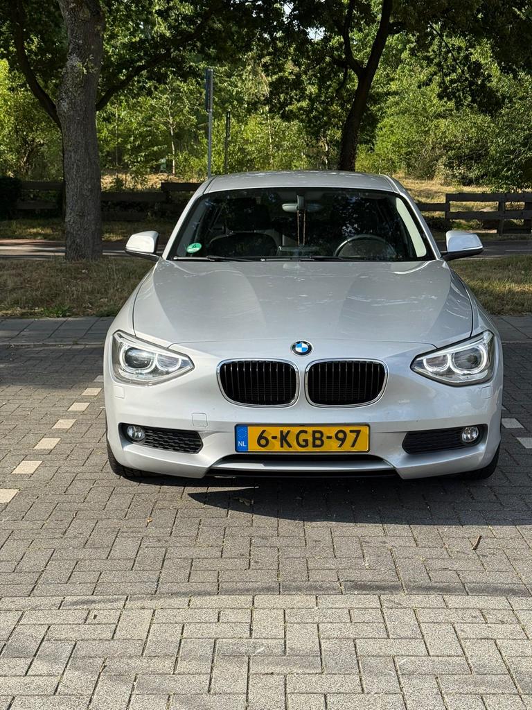 BMW 1-Serie 116I 100KW 5DR 2013 Grijs, Auto's, 1-Serie, 4 cilinders, 1200 kg, 19 km/l