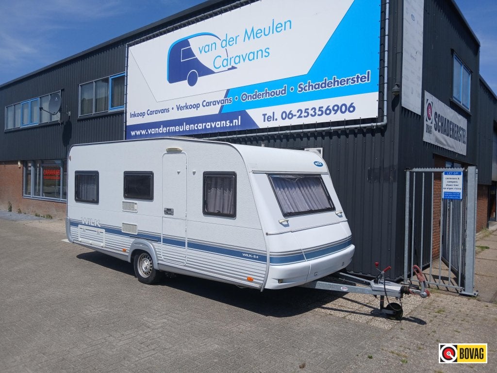 Wilk S4 490 EU met enkele bedden., Caravans en Kamperen, Caravans, Rondzit, Schokbreker, Bedrijf, 4 tot 5 meter