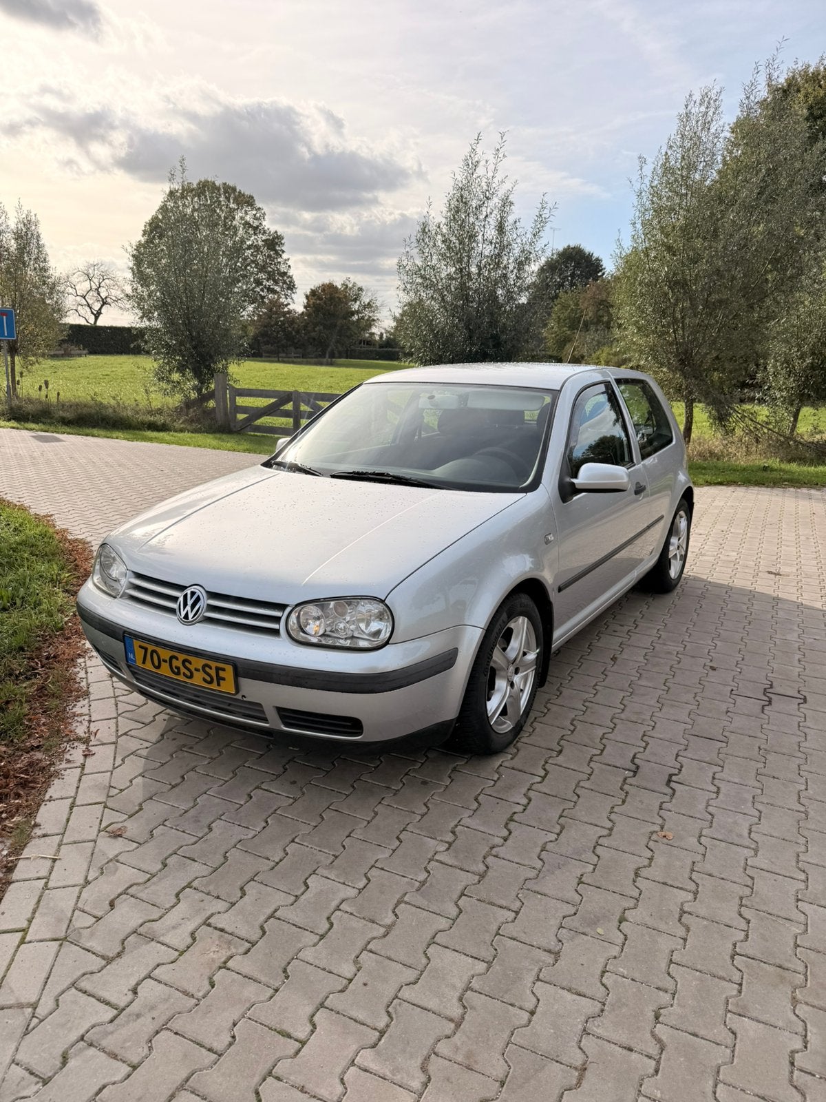Volkswagen Golf 1.6 75KW AUT 2001 Grijs, Stof, Zwart, 4 cilinders, Bluetooth