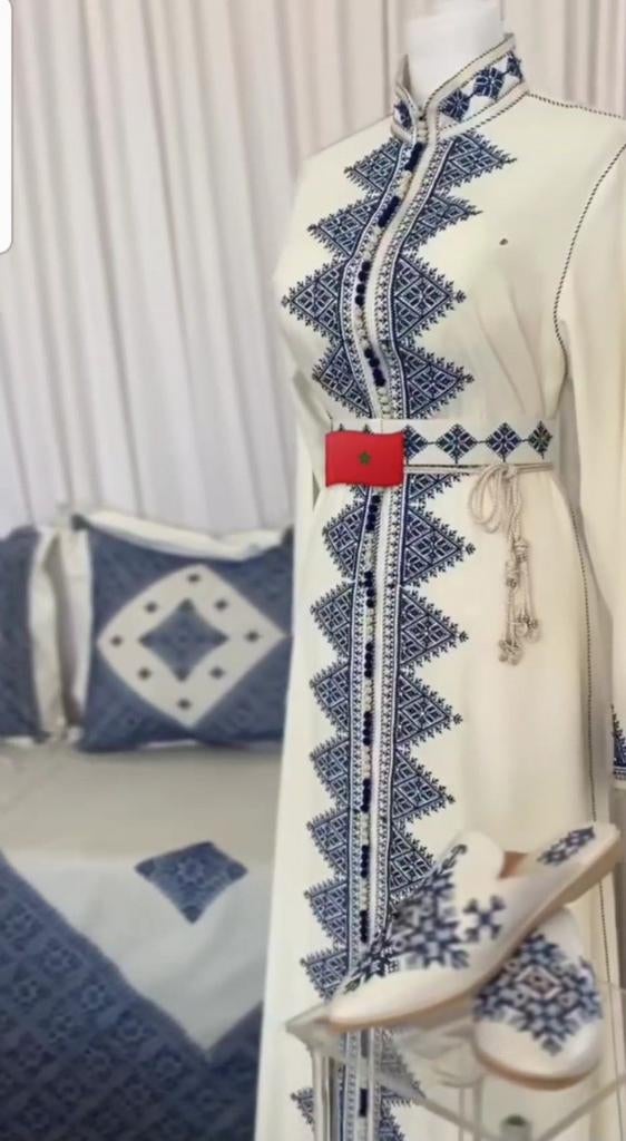 Kaftan wit met voering en blauwe tarz bewerking, Ophalen of Verzenden