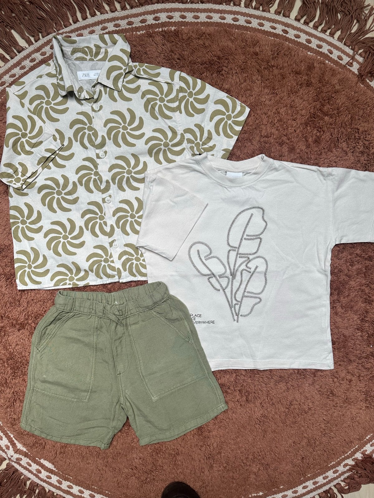 Zara jongens pakket 104 overhemd, T-shirt en korte broek, Ophalen of Verzenden, Zo goed als nieuw, Maat 104