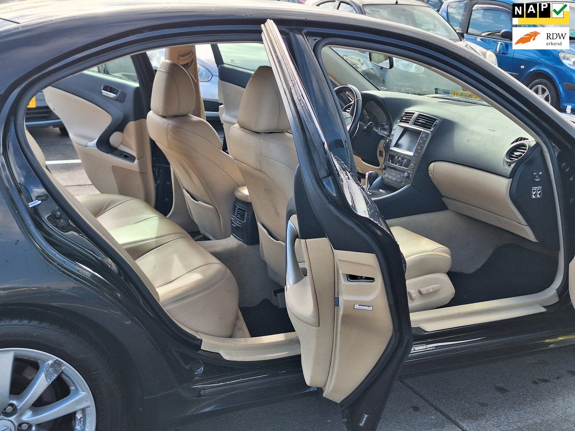 Lexus IS € 6950,- 250 Business Luxury Vol Opties ! Automaa, Auto's, Achterwielaandrijving, Gebruikt, Beige, 1535 kg