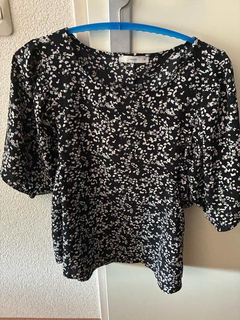 Pigalle shirt maat 42, Ophalen of Verzenden, Zo goed als nieuw