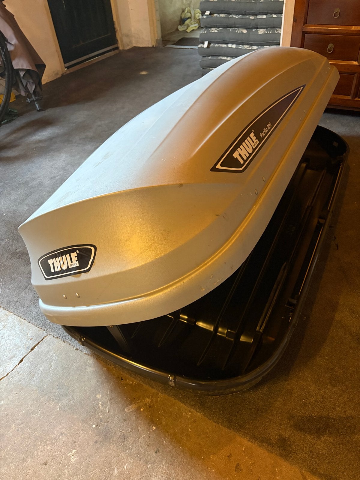 Thule Pacific 200 Dakkoffer met dakdragers, Auto diversen, Dakkoffers, Ophalen, Gebruikt