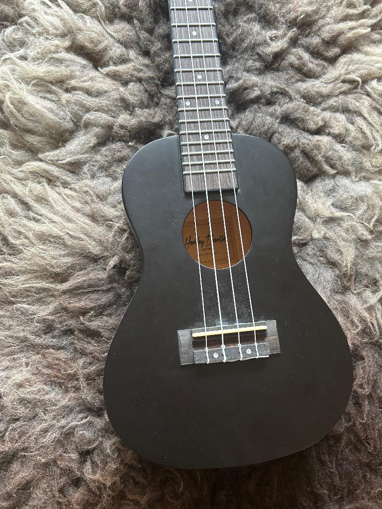 BUDGET Ukulele Collection – New & Pre-Loved, Ukelele, 1722ea 231, Ophalen of Verzenden, Zo goed als nieuw