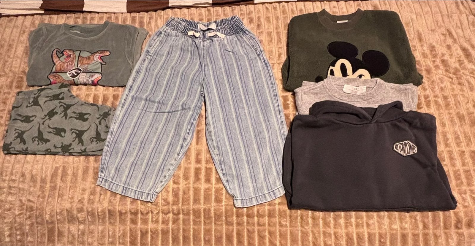 Kledingpakket voor jongens: truien, broek en pyjama, Ophalen, Gebruikt, Jongen